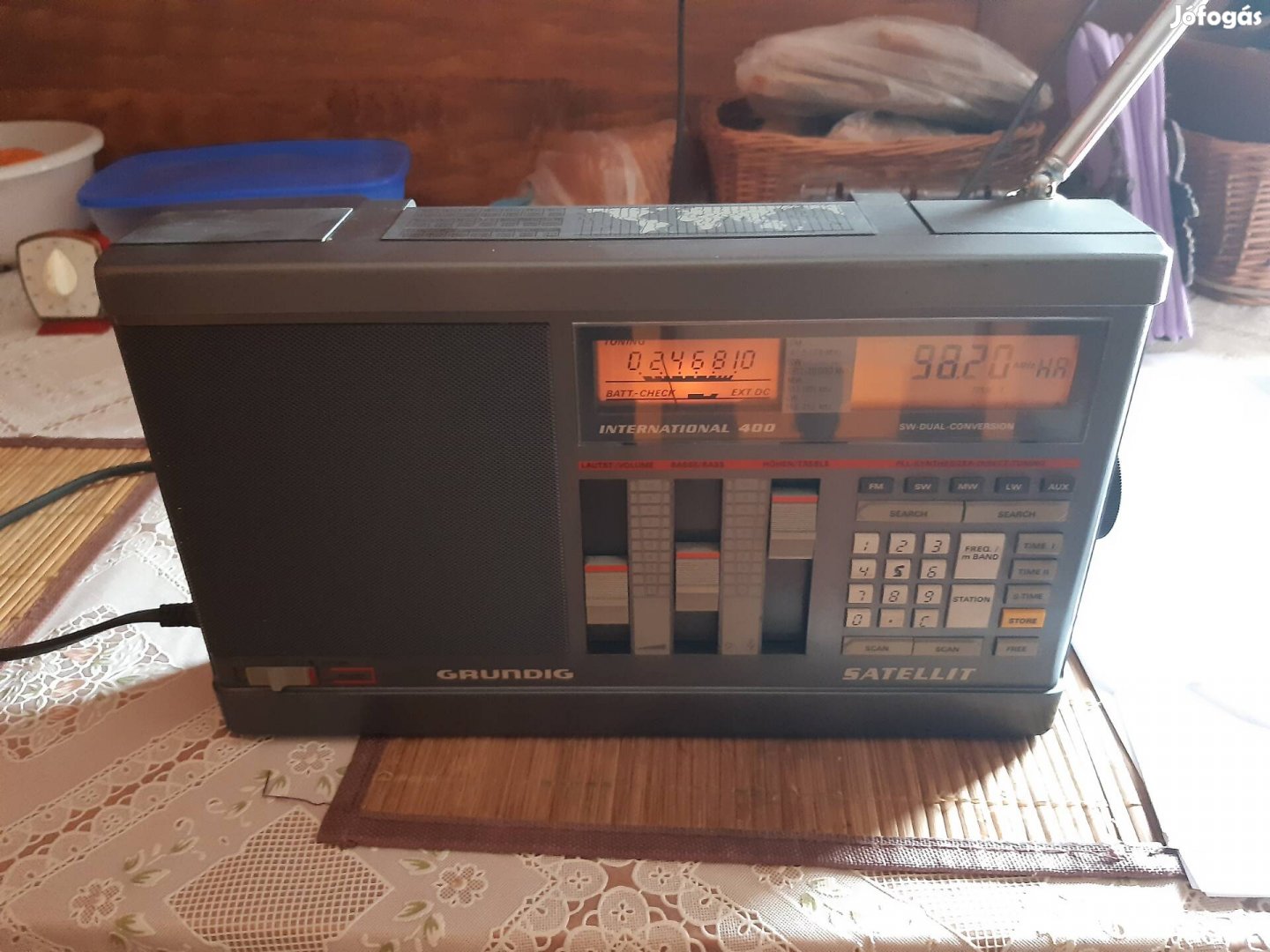 Grundig international 400 rádió,  világvevő 