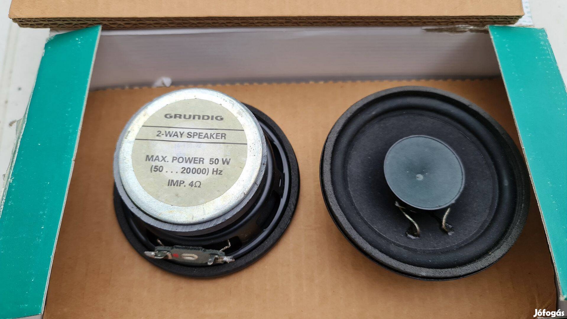 Grundig márkájú Mercedes 190 és hasonló autóhangszóró pár eladó