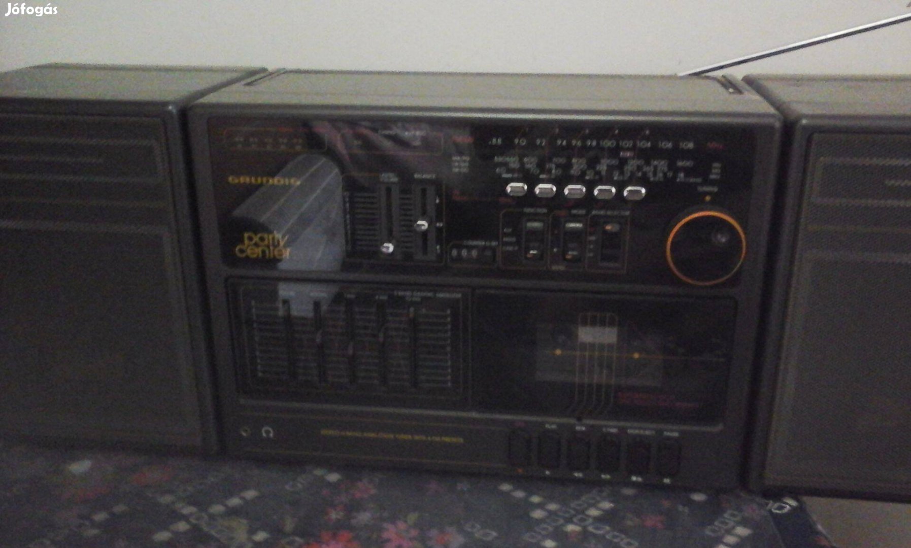 Grundig rádiós magnó levehető hangfalakkal eladó