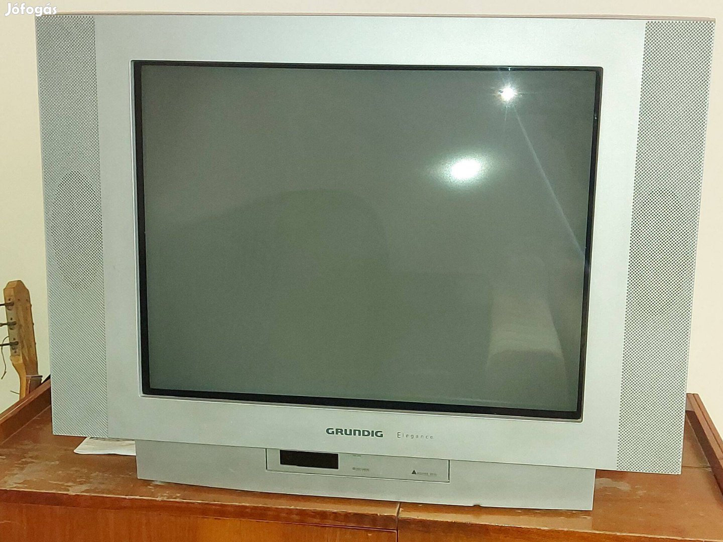 Grunding használt Tv távirányítóval eladó