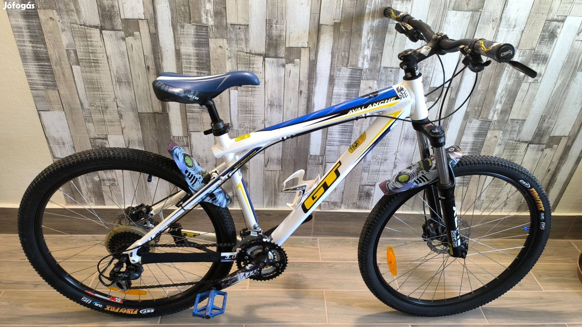 Gt Avalanche 3.0 26 MTB M-es kerékpár Shimano Hidraulikus