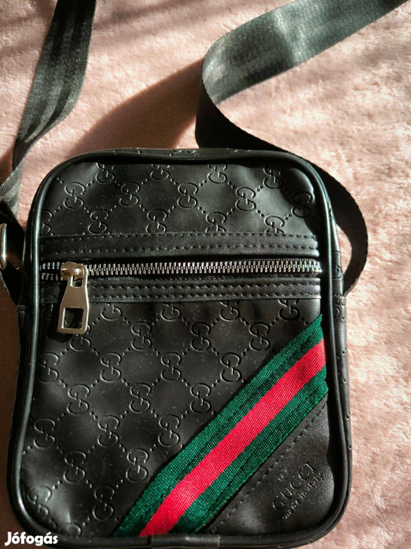 Gucci oldaltáska