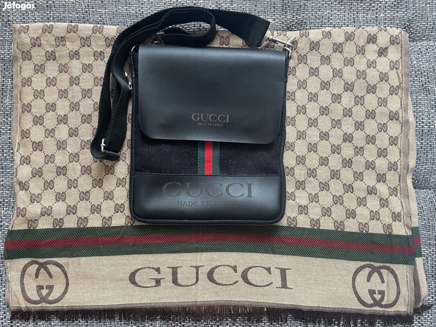 Gucci táska és Gucci sál