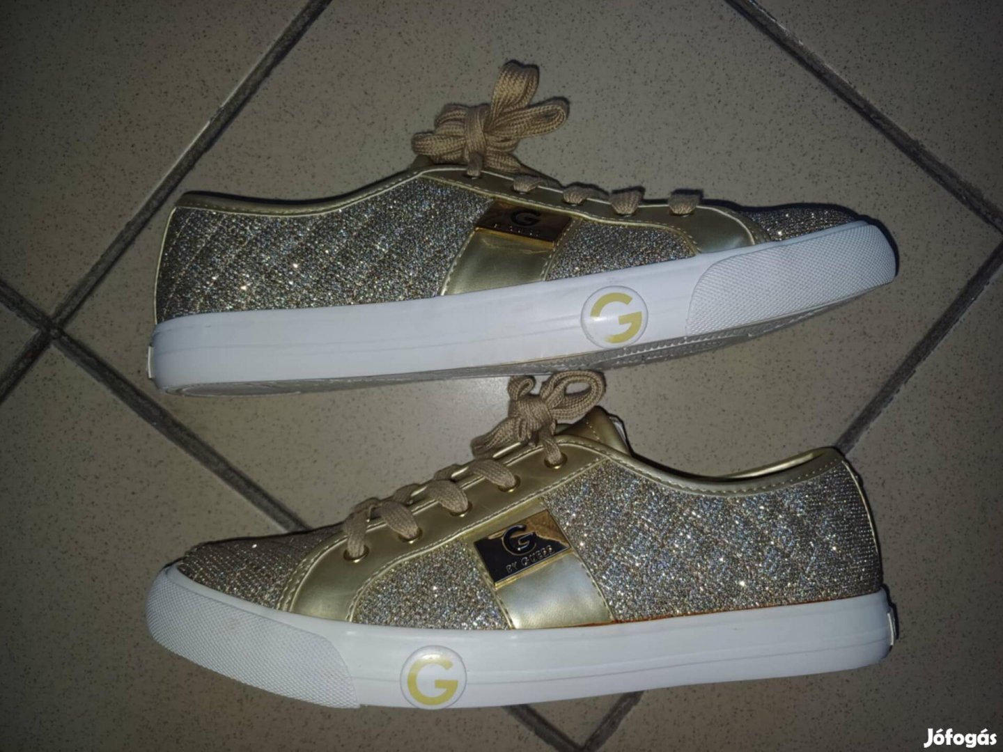 Guess 41-es női sneaker