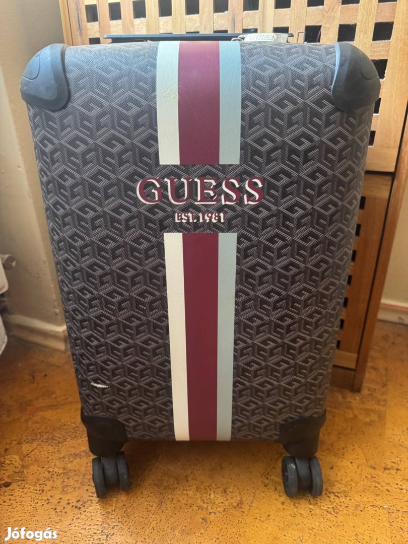 Guess bőrönd