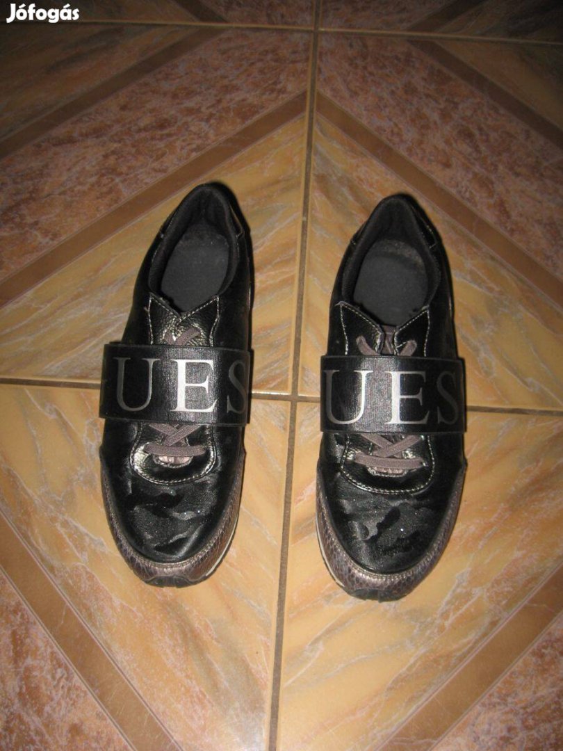 Guess cipő 40-es