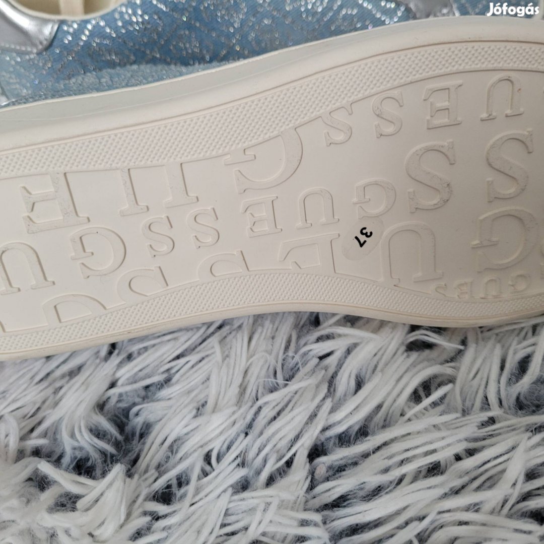 Guess cipő Új!