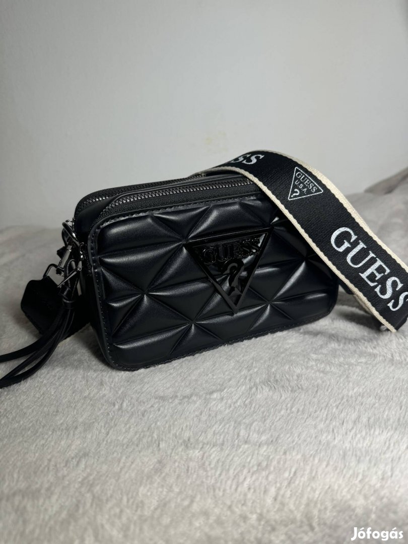 Guess crossbody táska