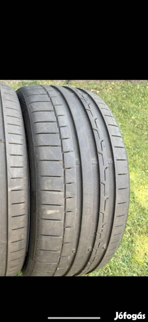 Gumi 245/35/20 (7mm), 275/30/20 (5mm)