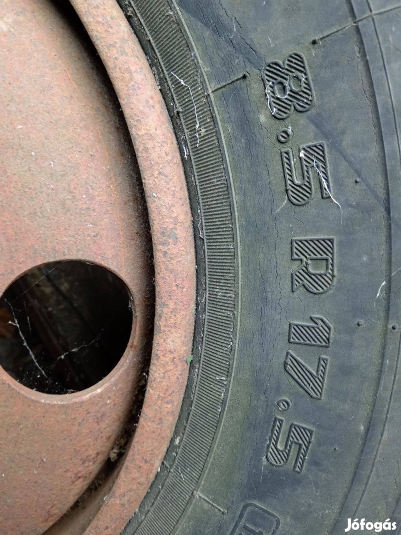 Gumi felni Mercedes traktor teher autó