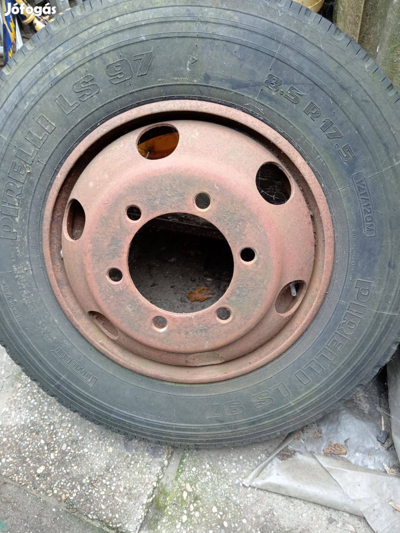 Gumi felni. Mercedes