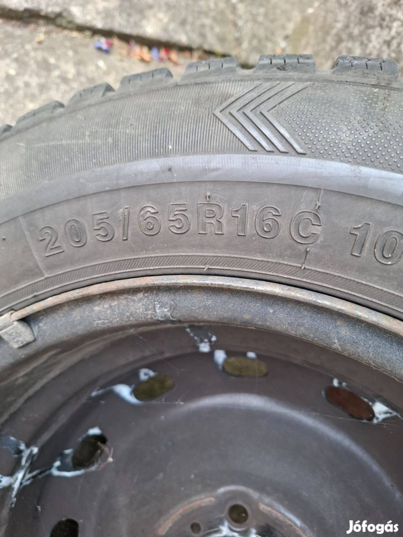 Gumi felnivel téli. C.4db.      opel  vivaro