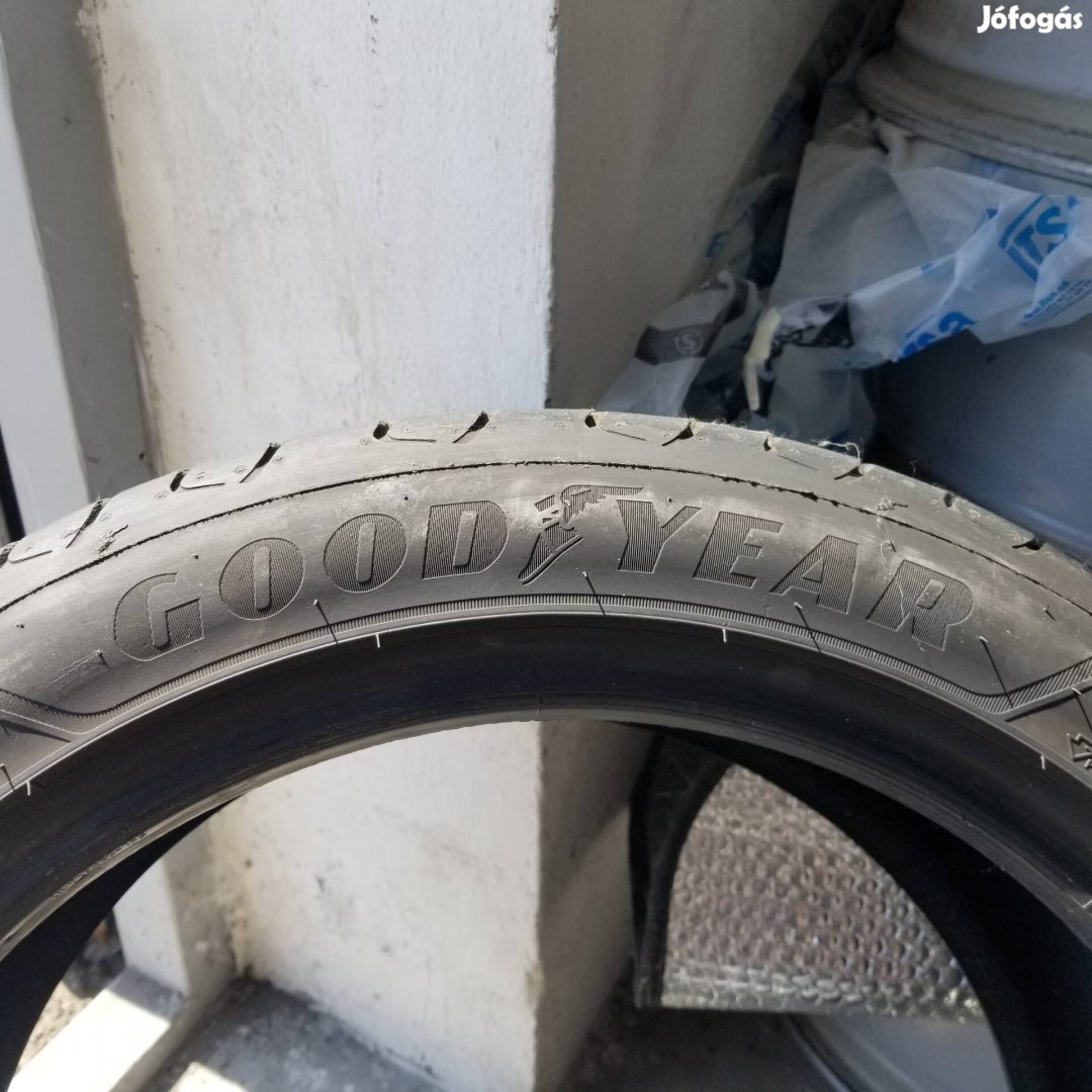 Gumiabroncs 225/45R17  1db