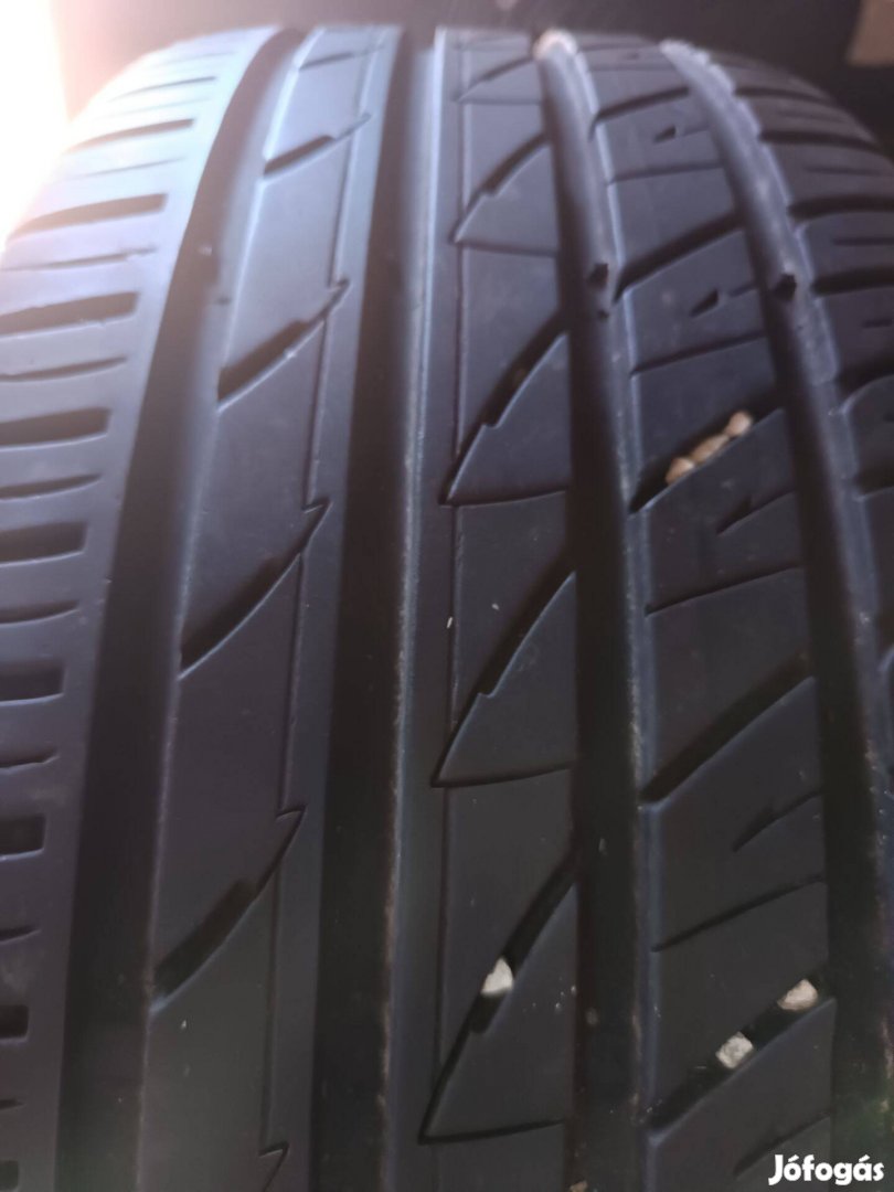 Gumiabroncs 225/55R17