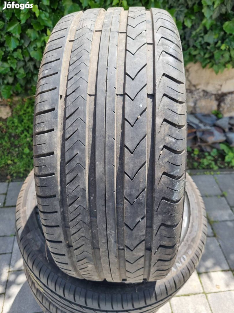 Gumiabroncs 235/40-18