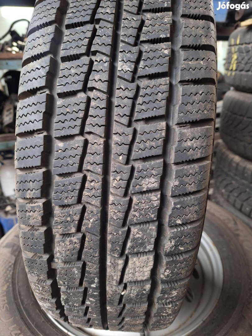 Gumiabroncs, Hankook, 195/70 R15C, jó állapotban eladó