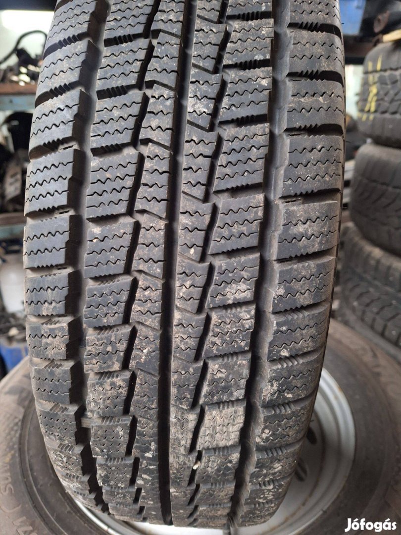 Gumiabroncs, Hankook, téli, 195/70 R15C, jó állapotban eladó