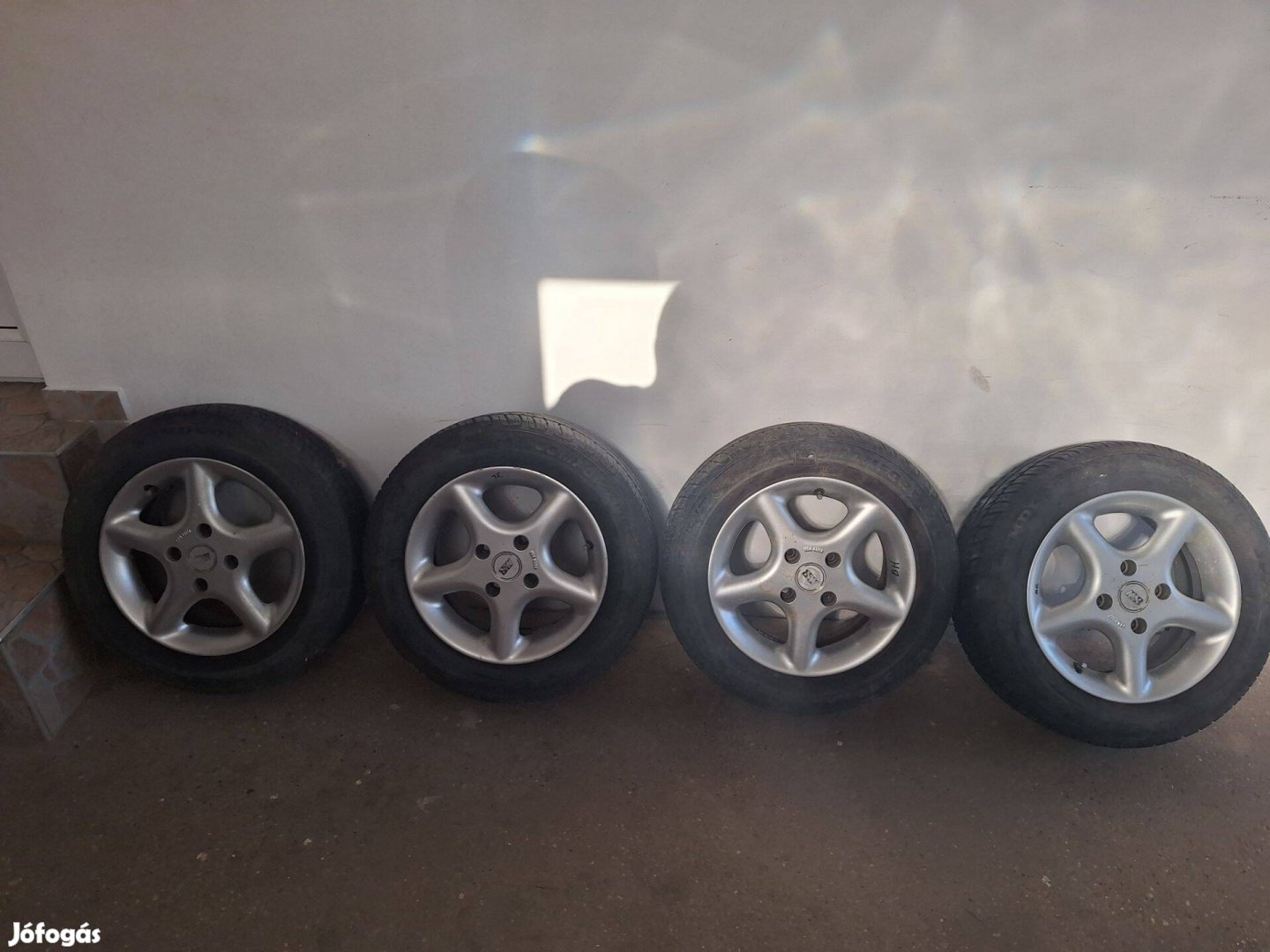 Gumiabroncs alufelnivel 175/65 R14