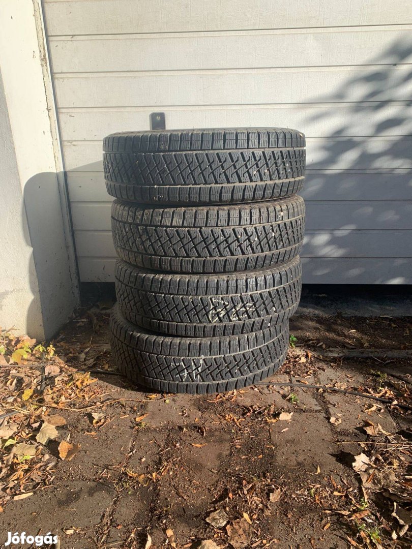 Gumiabroncs eladó 225/65/R16 4db