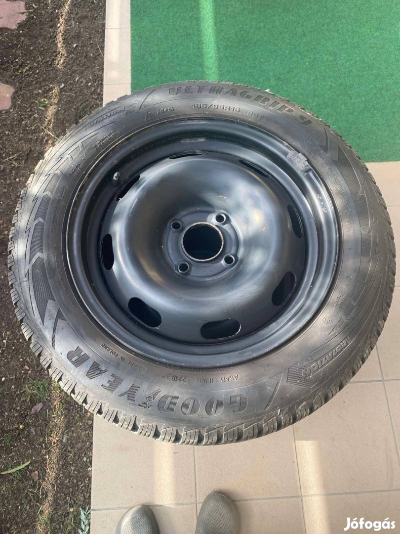 Gumiabroncs felnivel