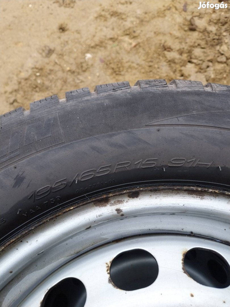 Gumiabroncs felnivel elado