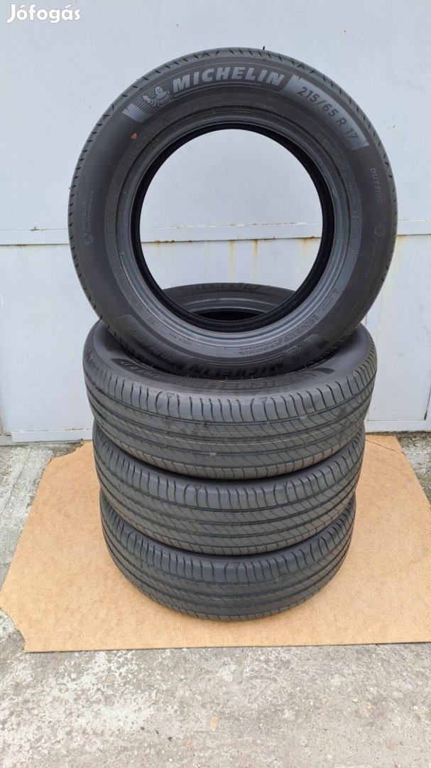 Gumiabroncsok 215/65R17