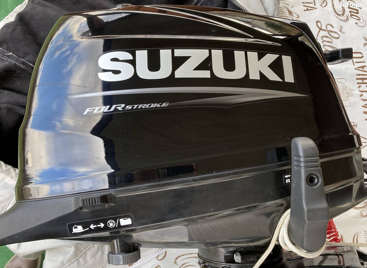 Gumicsónak suzuki motorral