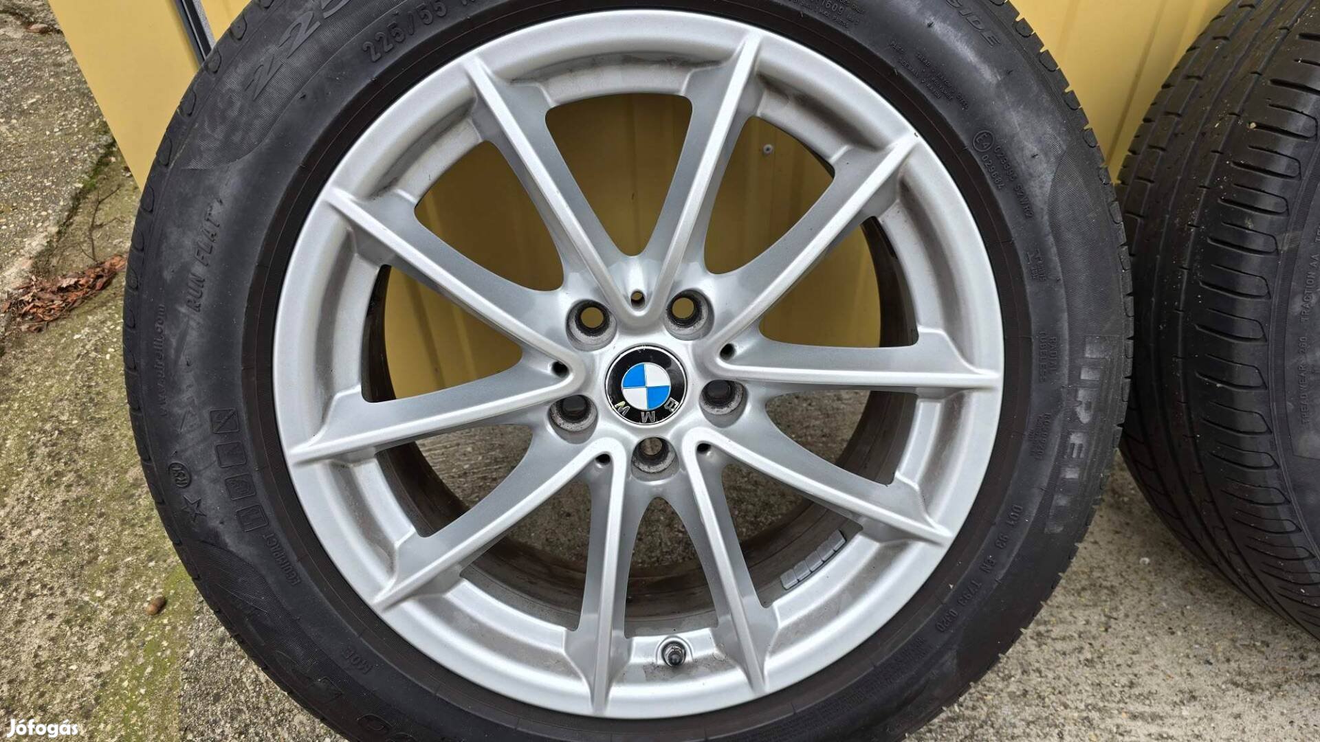 Gumik felnivel együtt eladók!