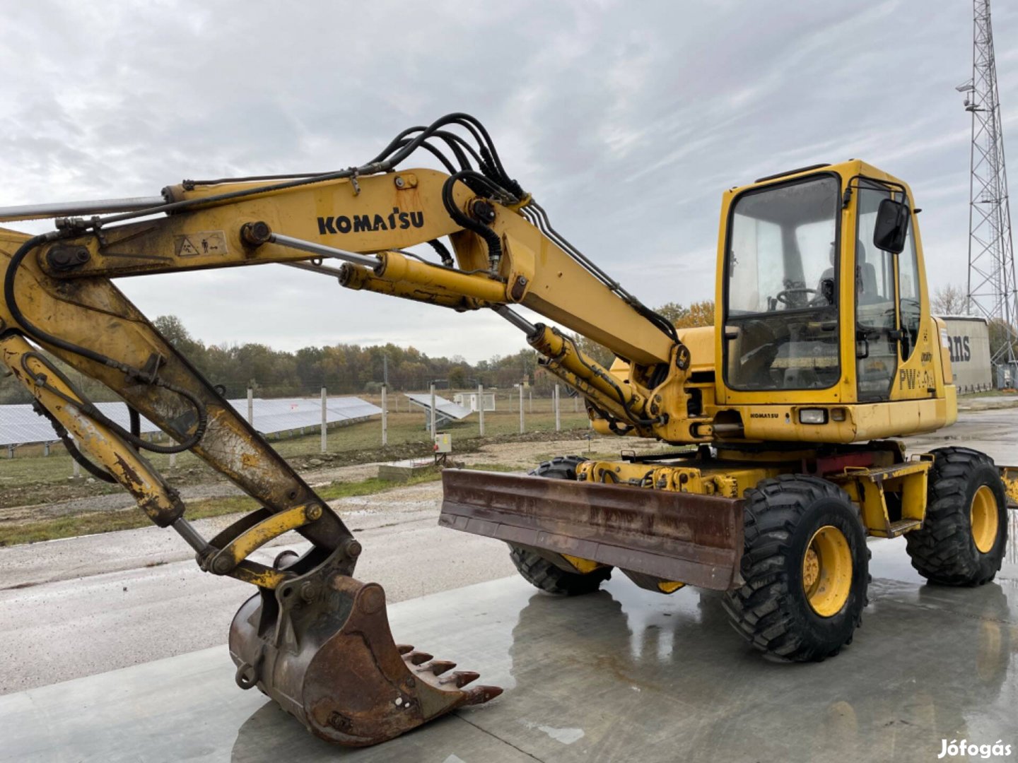 Gumikerekes Forgókotró Komatsu PW 110 R