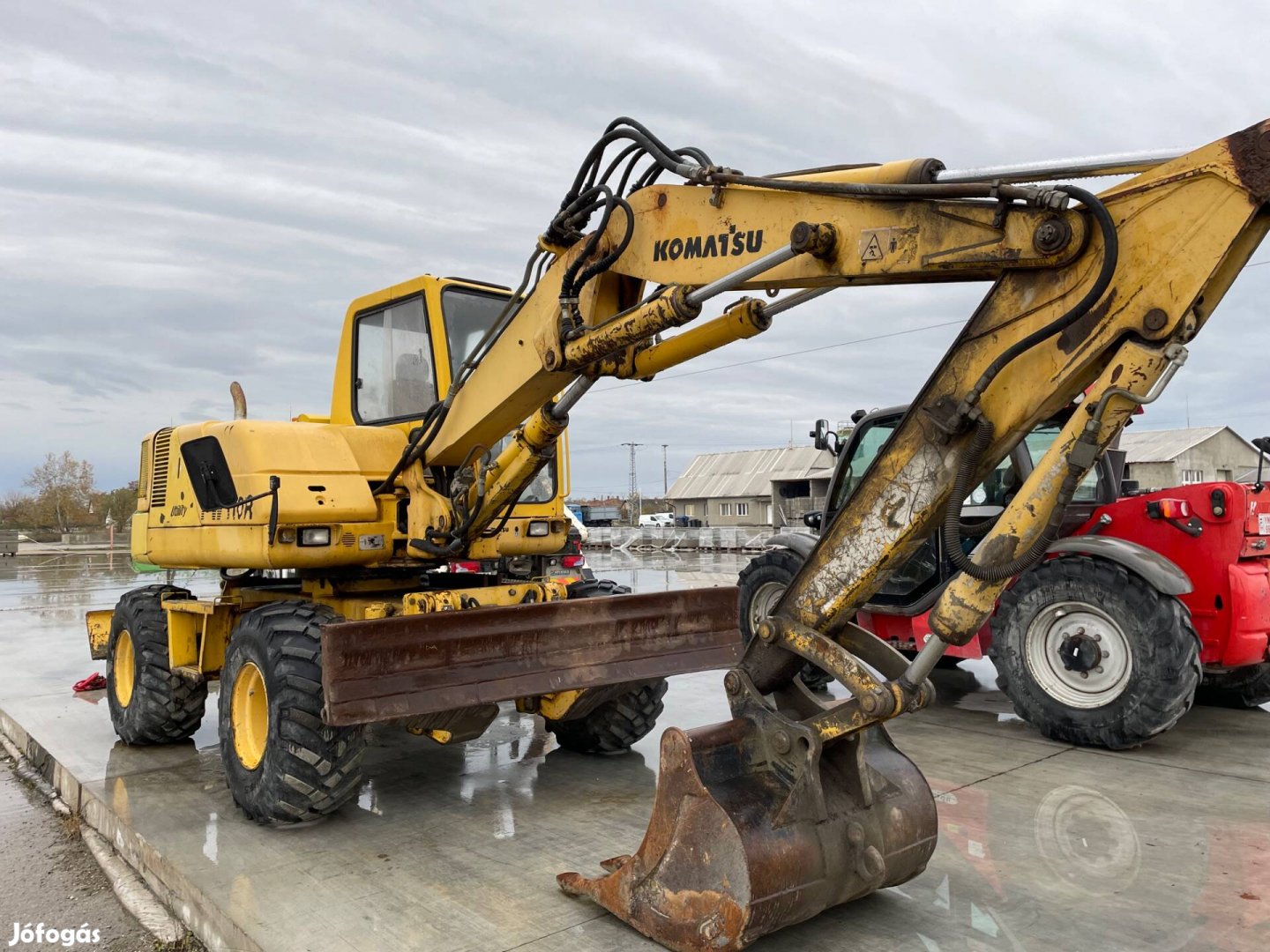 Gumikerekes Forgókotró Komatsu PW 110 R