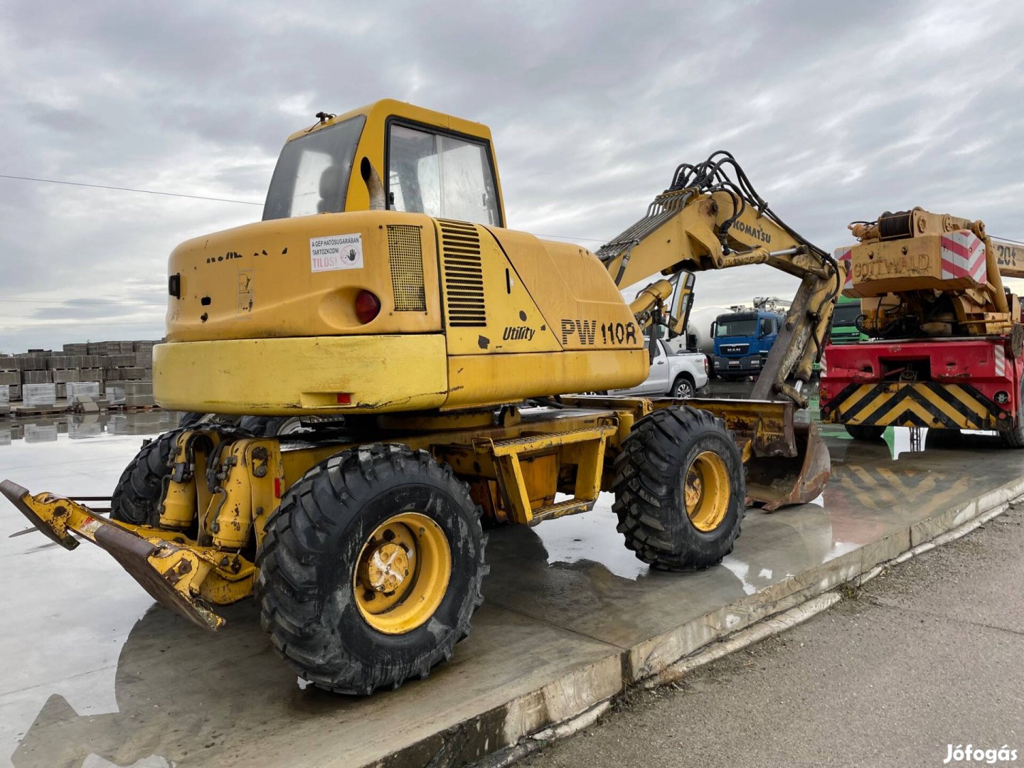 Gumikerekes forgókotró Komatsu Pw 110 R