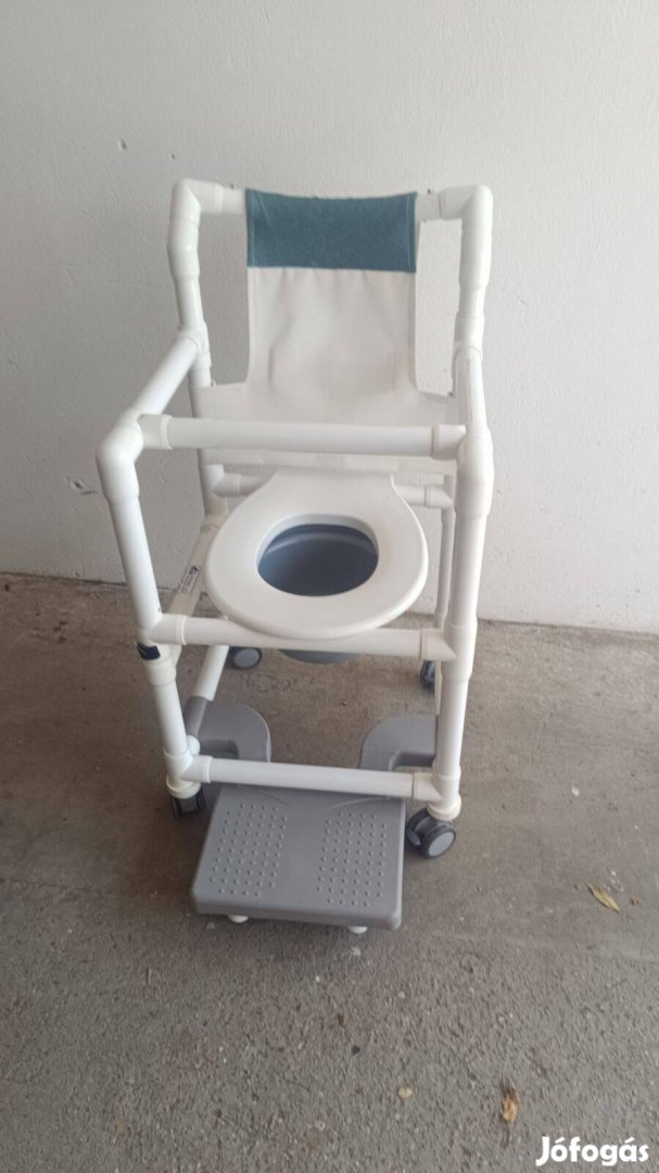 Gurítható fürdetőszék / szoba wc lábtartóval - 2 in 1 eszköz!