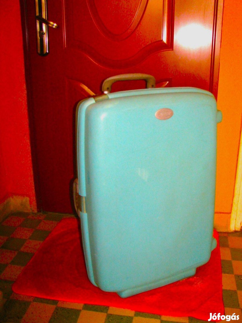 Guruló bőrönd óriás, 80x54x27, American Tourister, számzár,keményfal