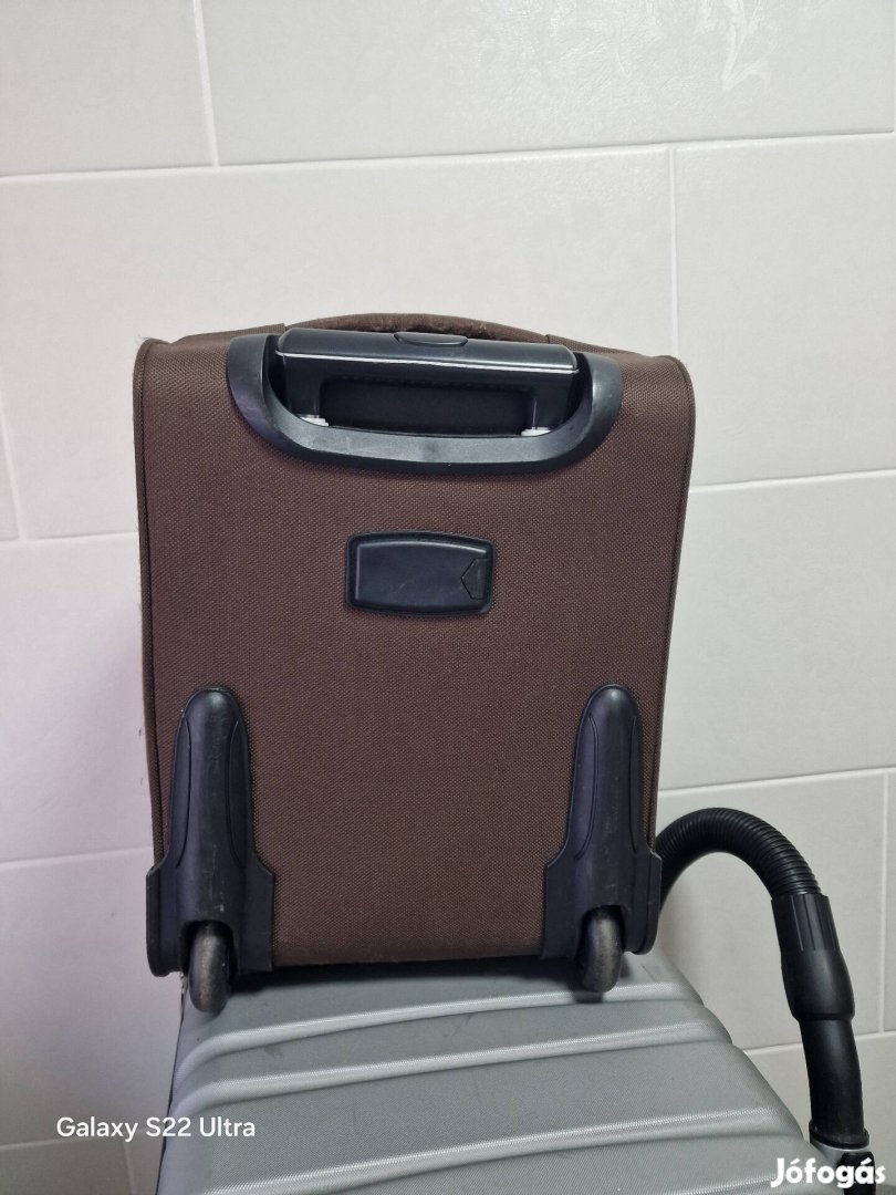 Gurulós barna börönd