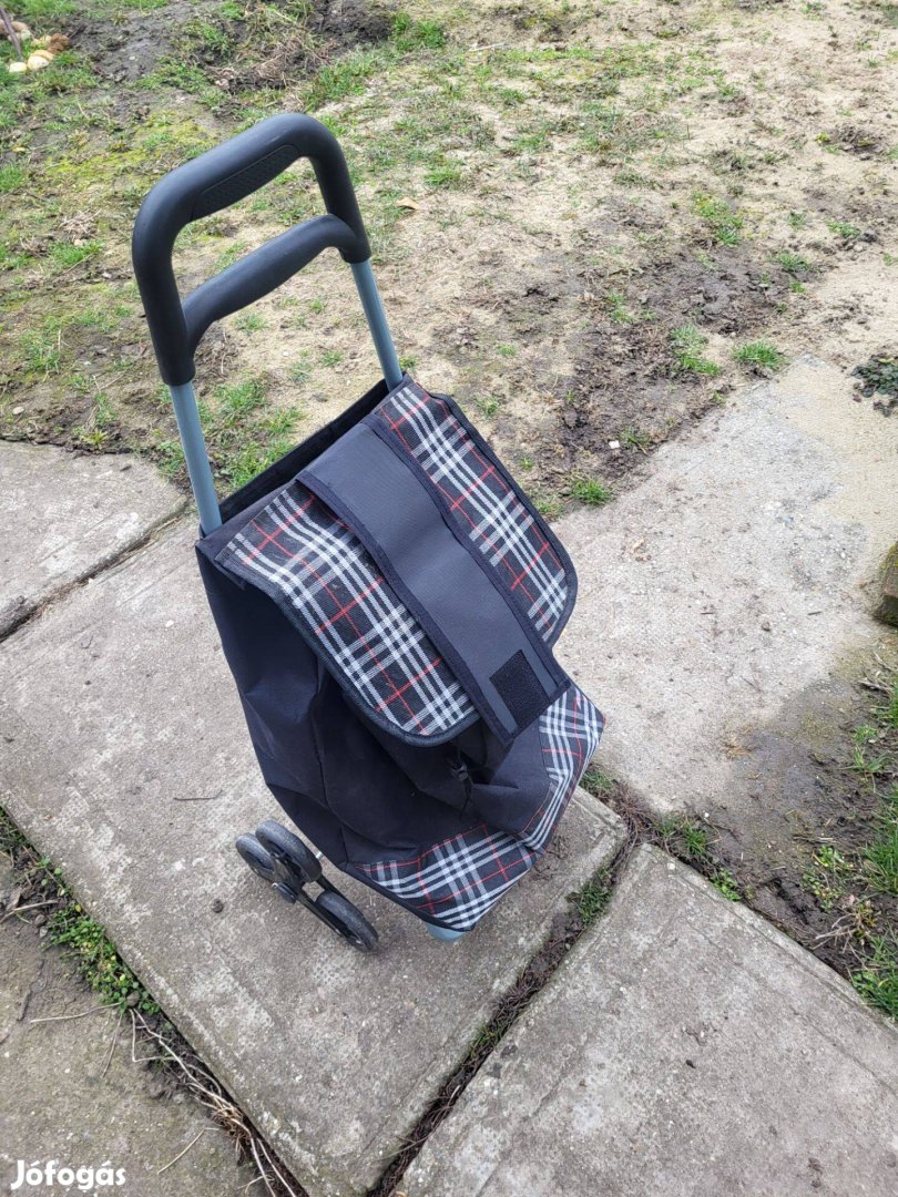 Gurulós bevásárlókocsi banyatank