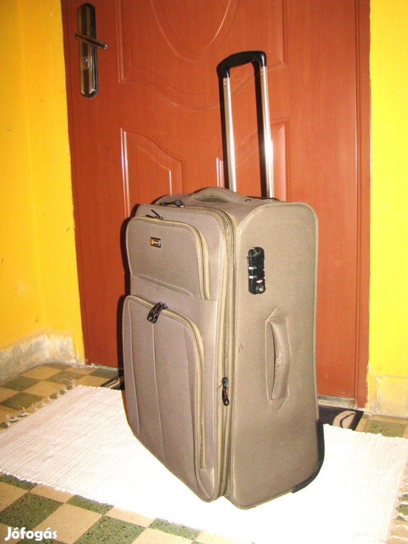 Gurulós bőrönd 60x38x24-28 számzár Touareg 2,6 kg minőségi elegáns
