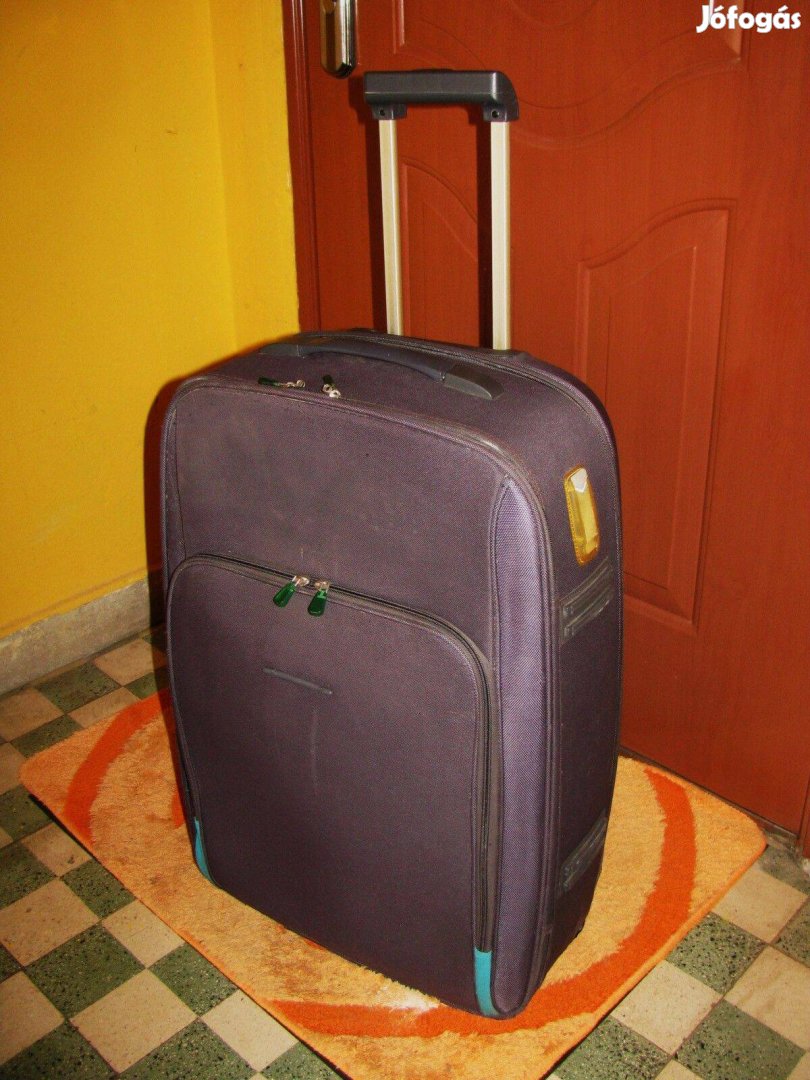 Gurulós bőrönd 67x40x26-29 szilikon kerekek kiváló old