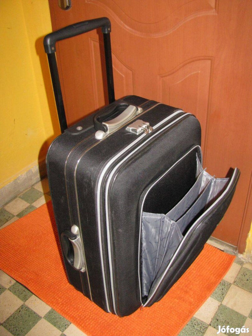 Gurulós bőrönd 67x42x27-32 Casecloth számzár 2 dupla görgő kódzár