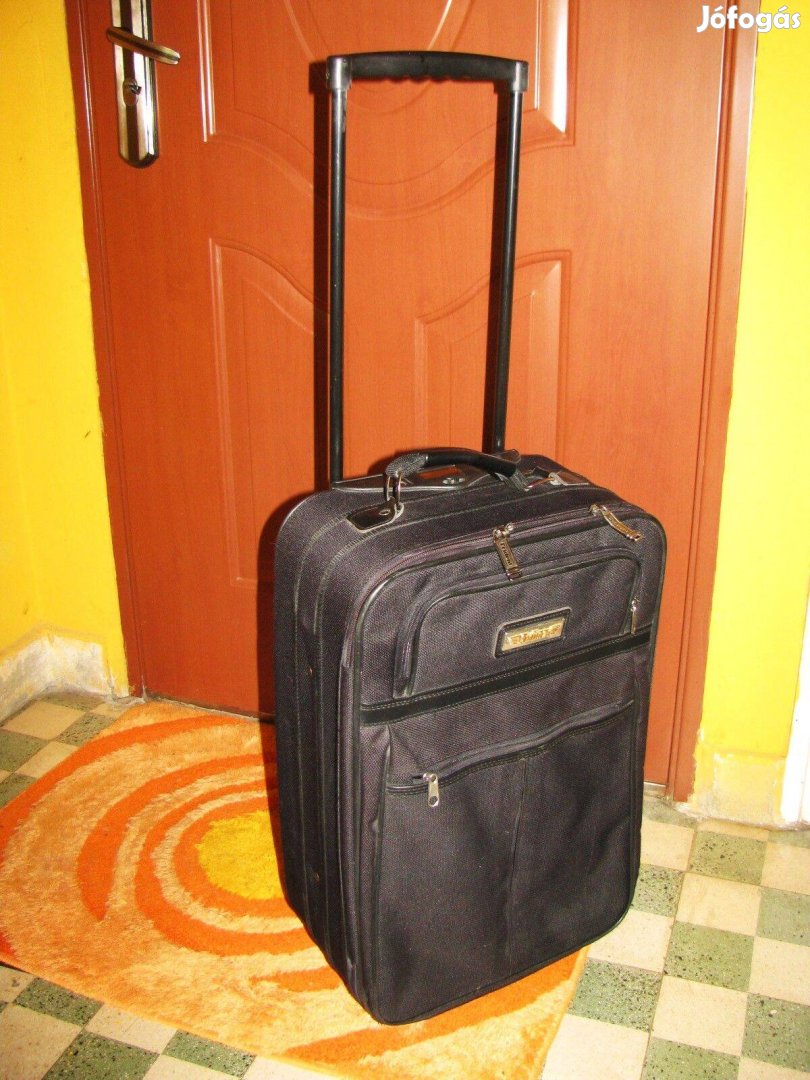 Gurulós bőrönd Airliner, 60x36x18, kar tokba tolható, hátul is rekessz