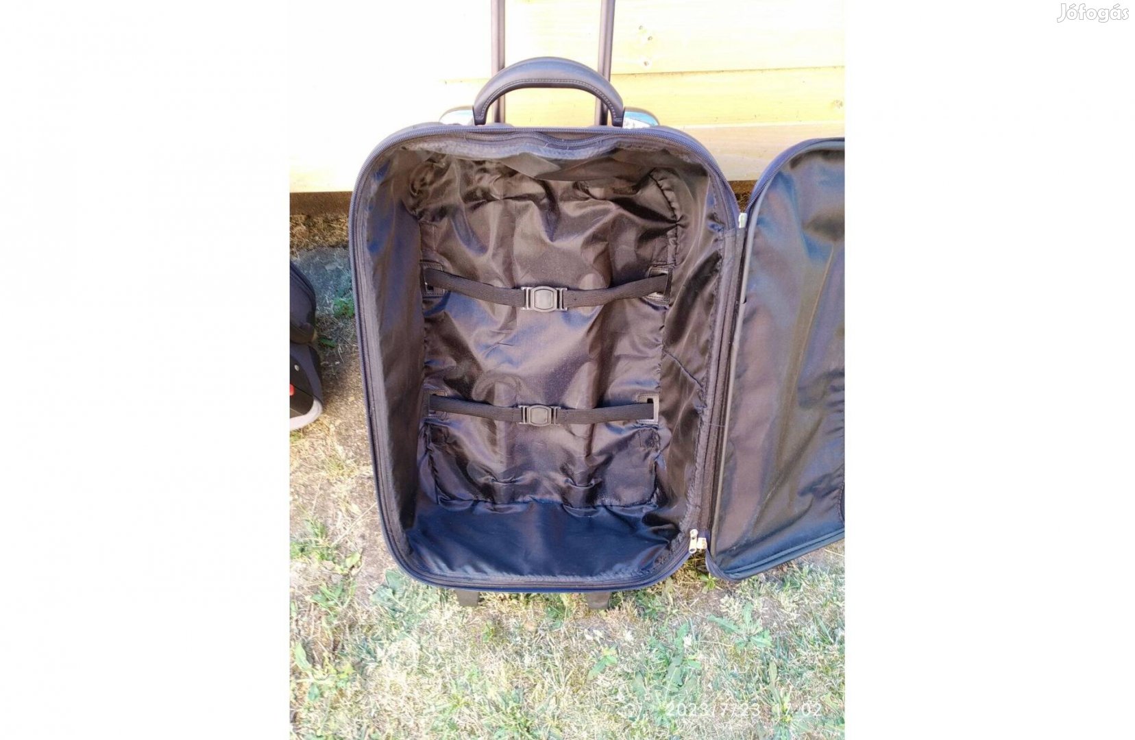 Gurulós bőrönd XL 57X40X20 cm újszerű Erős Vászon Cipzáras Belső Zseb