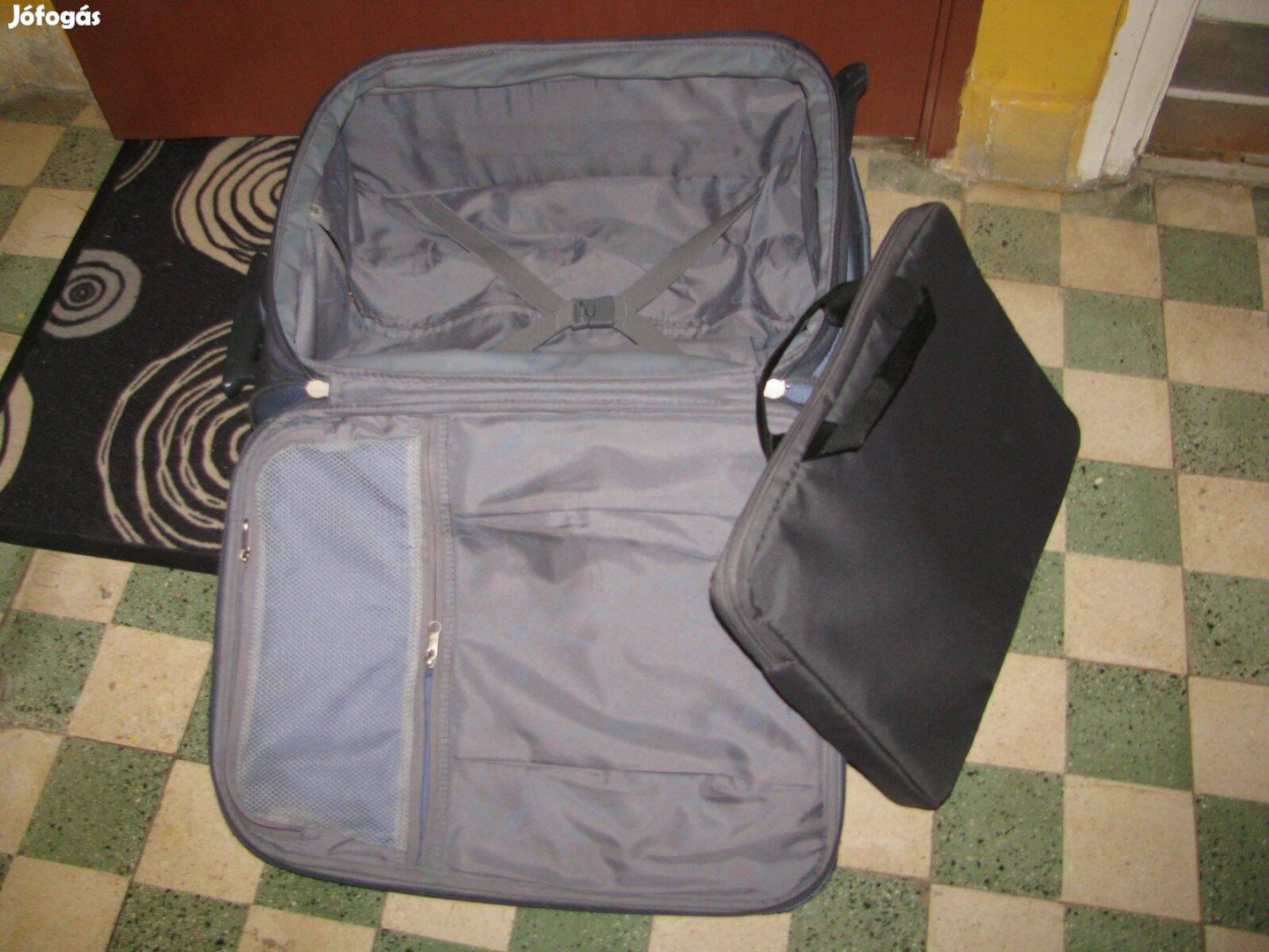 Gurulós bőrönd, 52x36x26,acélkék, Samsoníte+ Sams. laptoptáska