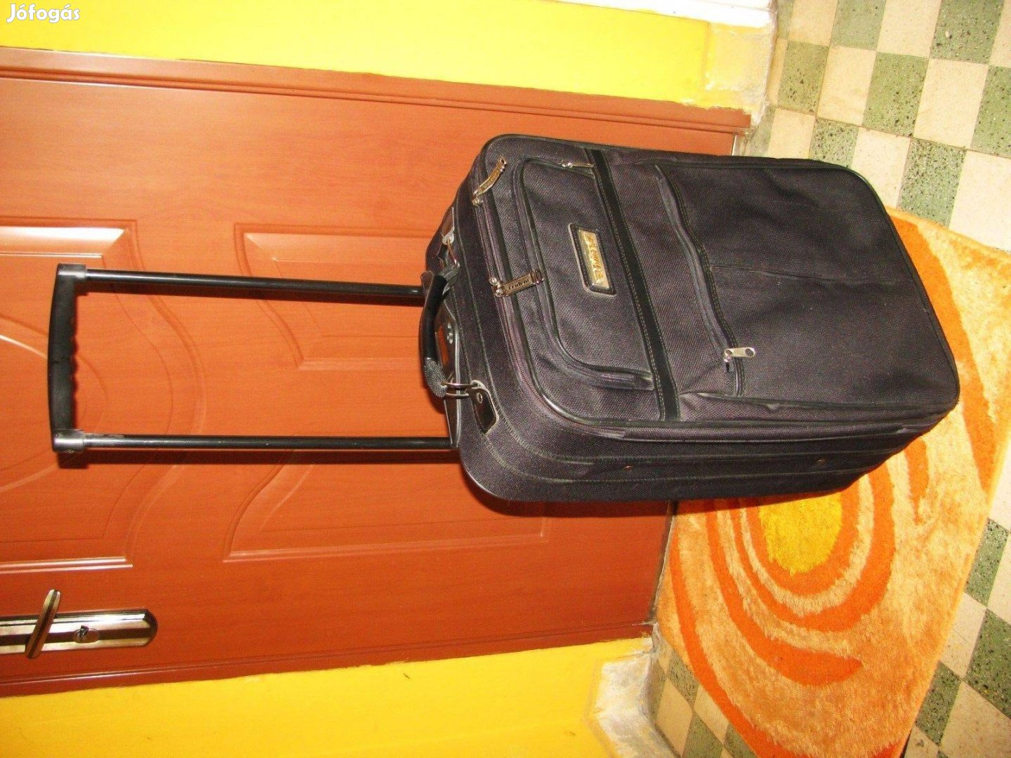 Gurulós bőrönd, 60x36x18, Airline Trident, felül névjegytartó, 2 görgő