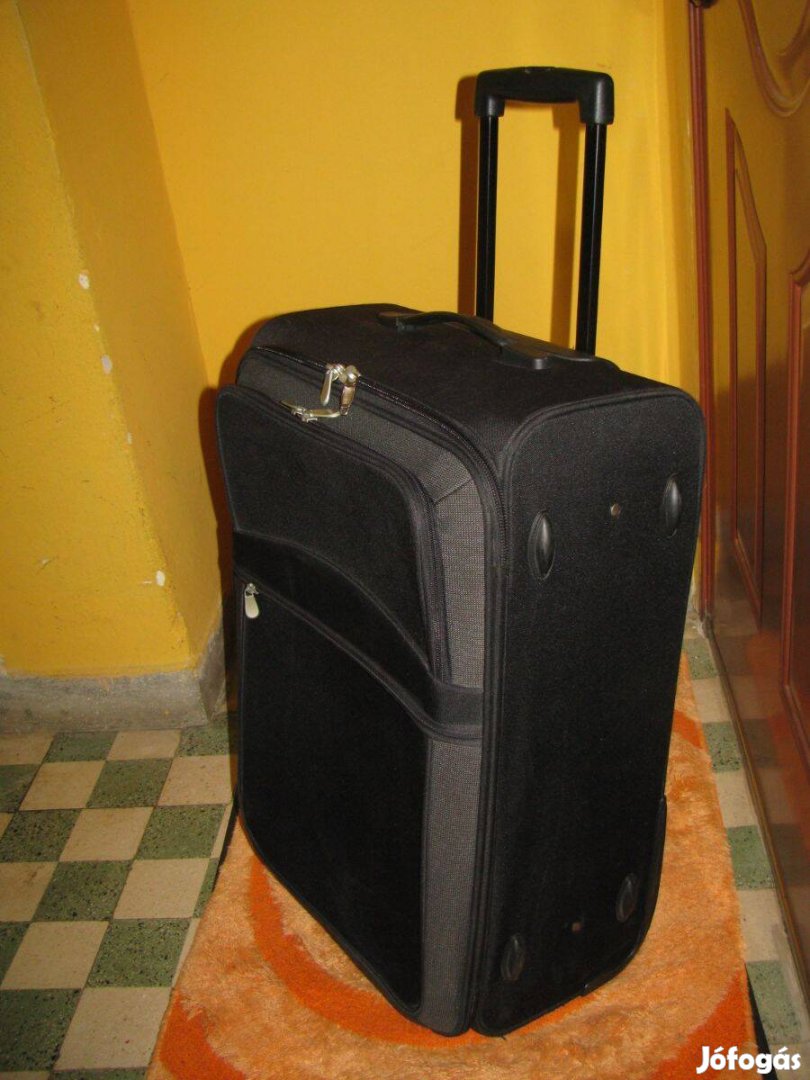 Gurulós bőrönd, 65x41x25 , fémkeretes belül masszív fekete vászon