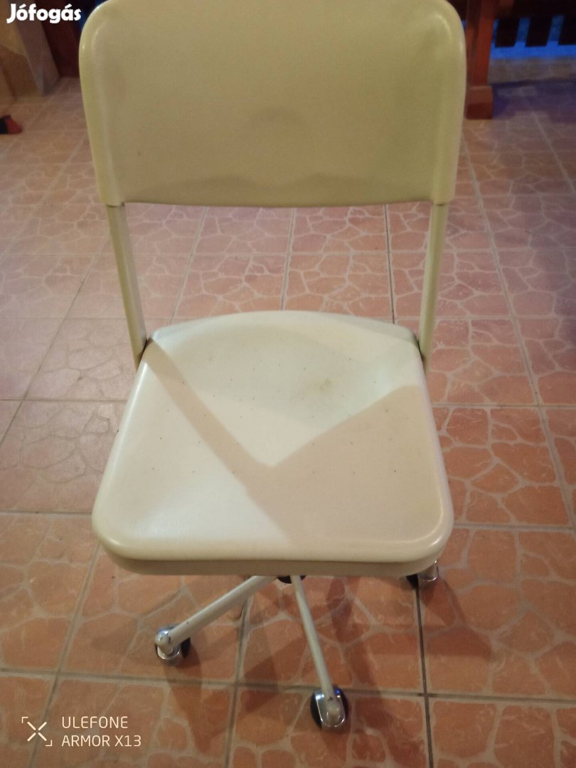 Gurulós forgószék