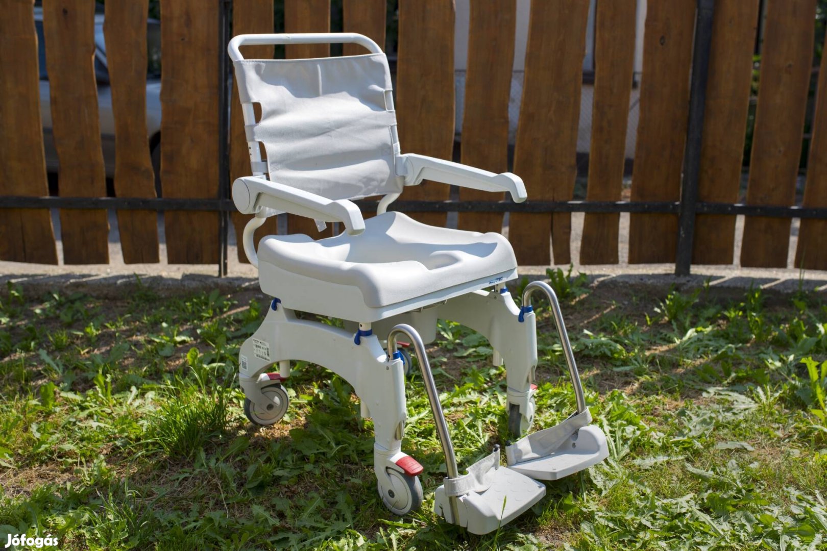 Gurulós fürdetőszék