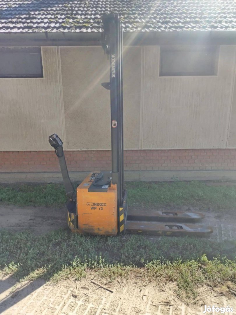 Gyalog kiséretű targonca