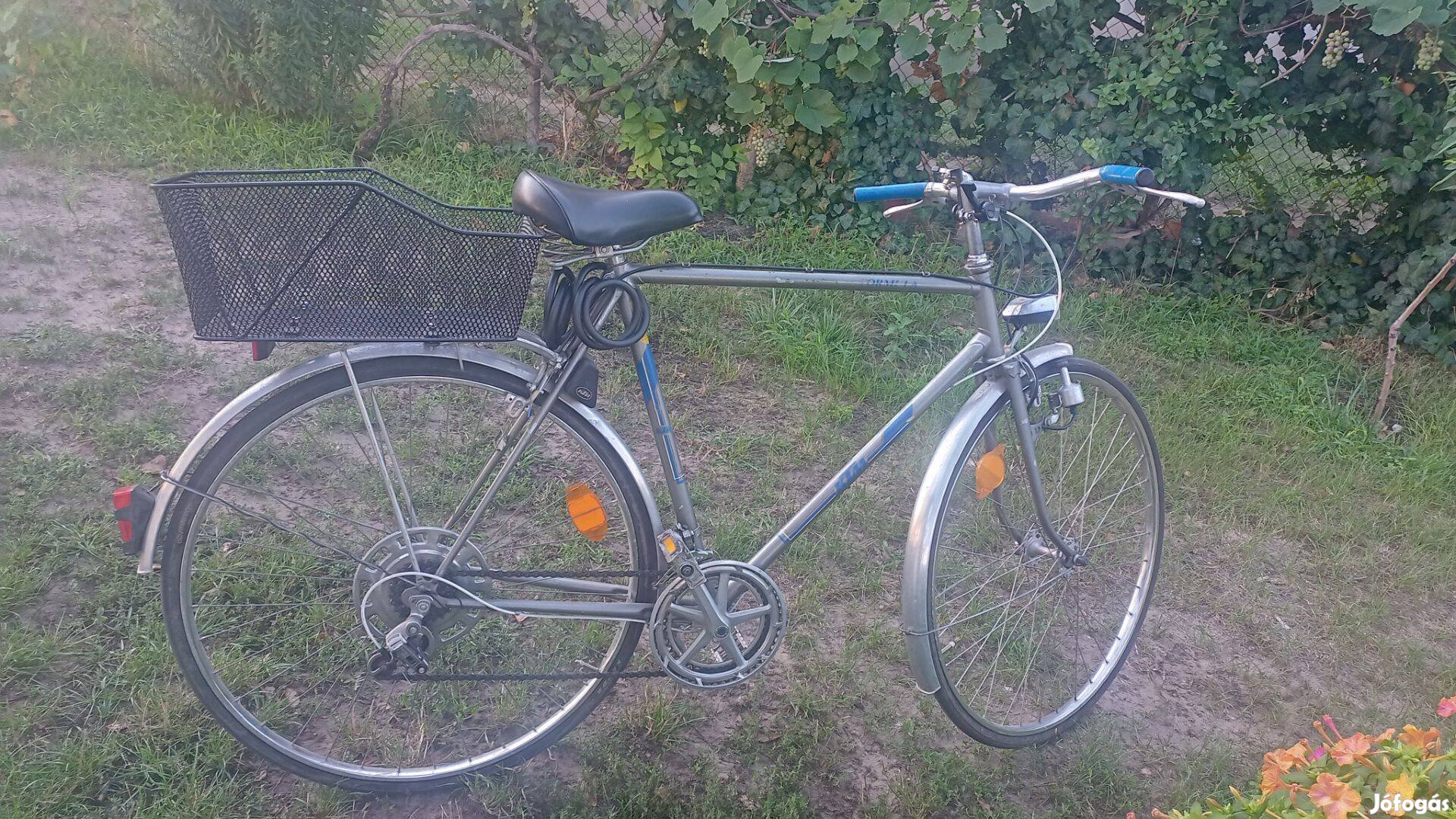 Gyálon eladó egy modern,masszív 27x1/4-es,férfi vázas bringa
