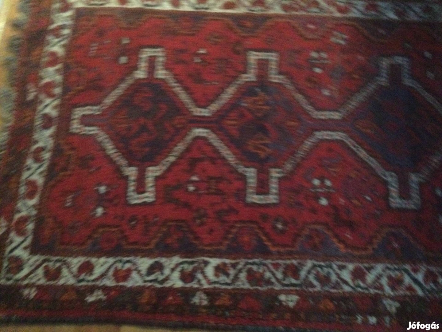 Gyapjú, kézi szövésű , közepes méretű iráni szőnyeg