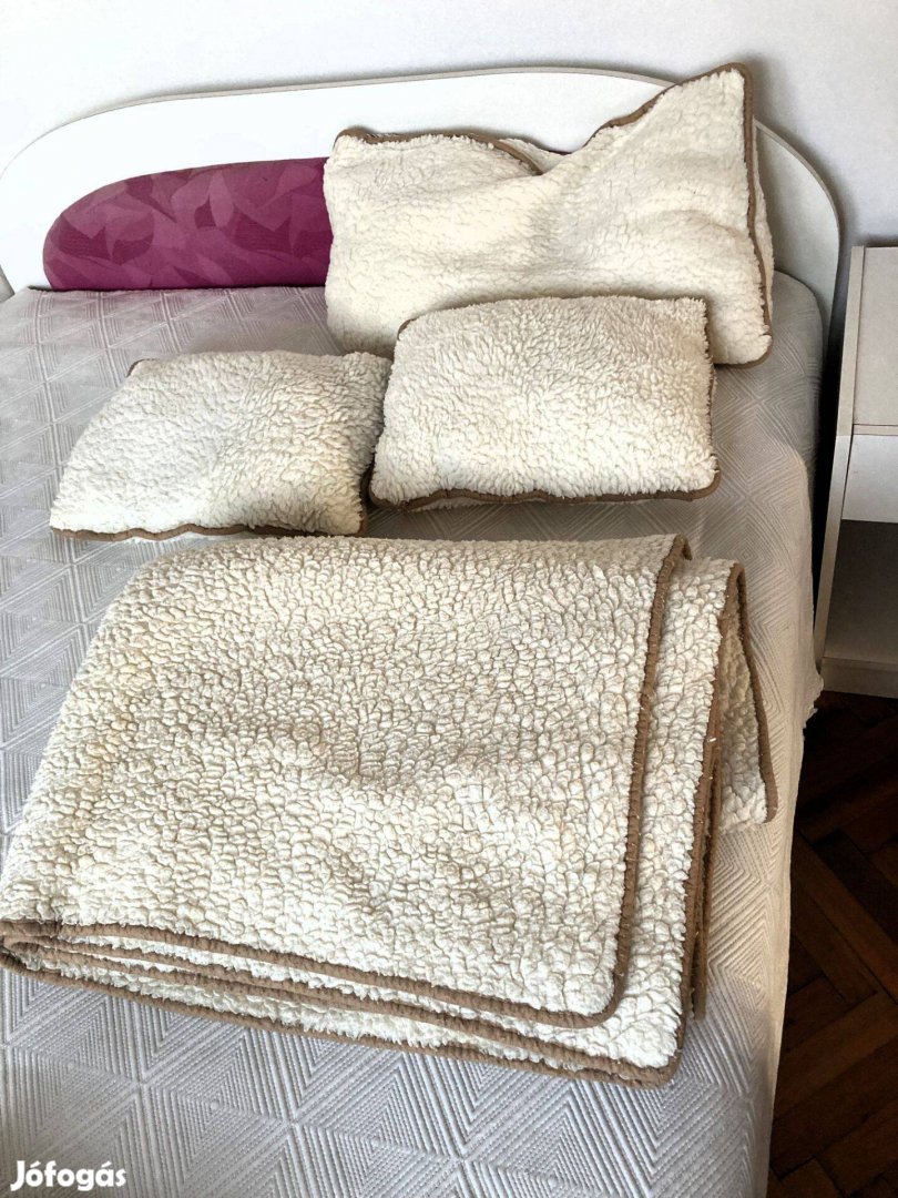 Gyapju takaro 1 nagy es 2 kisparnaval. Ujszerü. Olcson