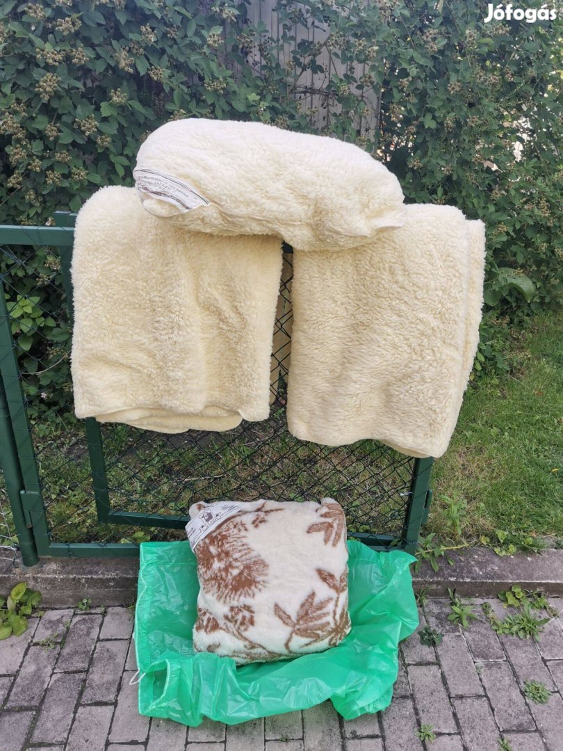 Gyapjú takaró párna ágynepű garnitúra